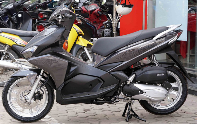 Bán xe Air Blade 125 2018 Smartkey màu Xám đen bstpHCM Xecu2banhvn #46 Bán xe Air Blade 125 2018 Smartkey màu Xám đen bstpHCM Xecu2banhvn